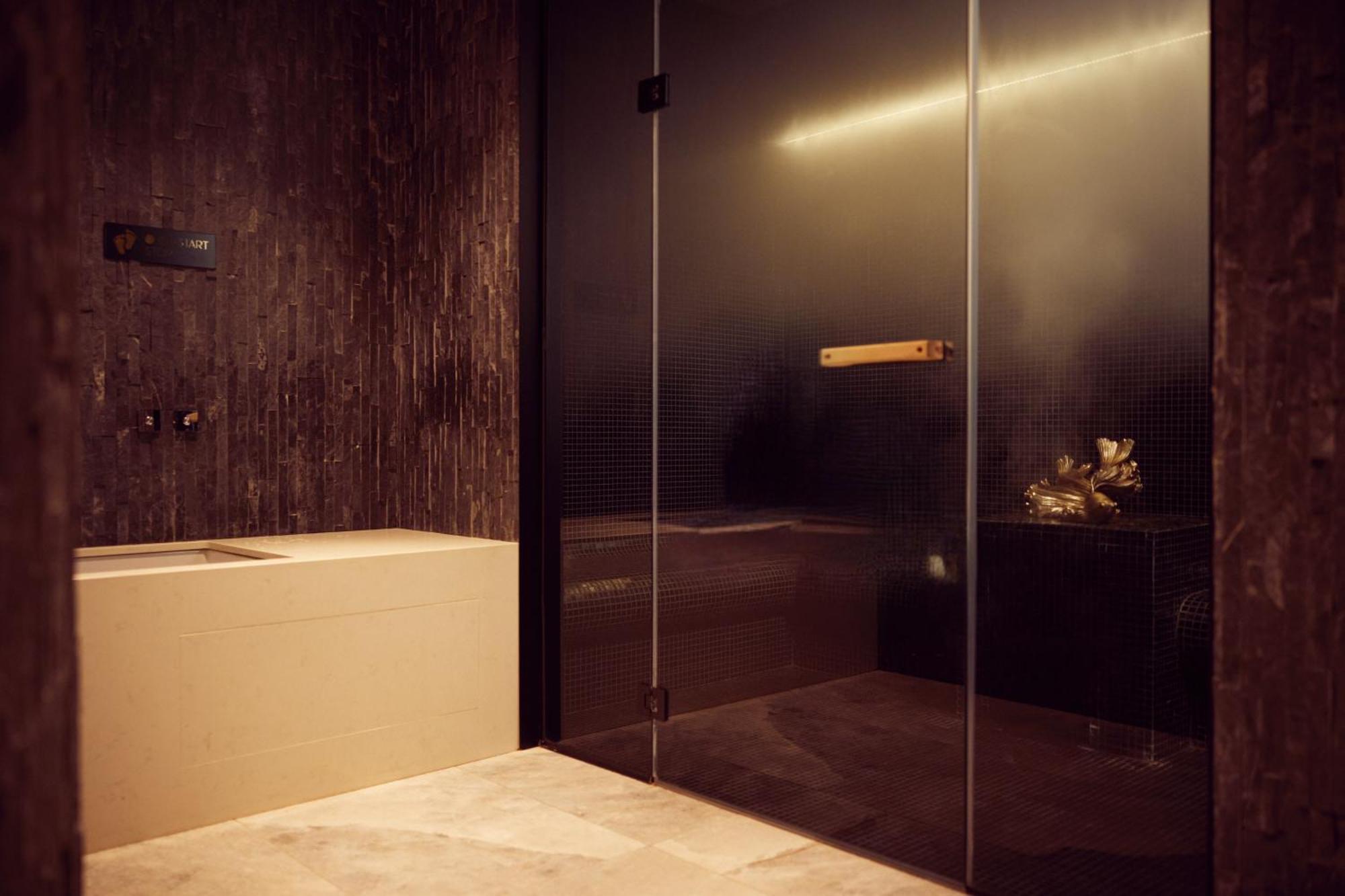 Van Der Valk Hotel Mons Congres & Spa Екстериор снимка