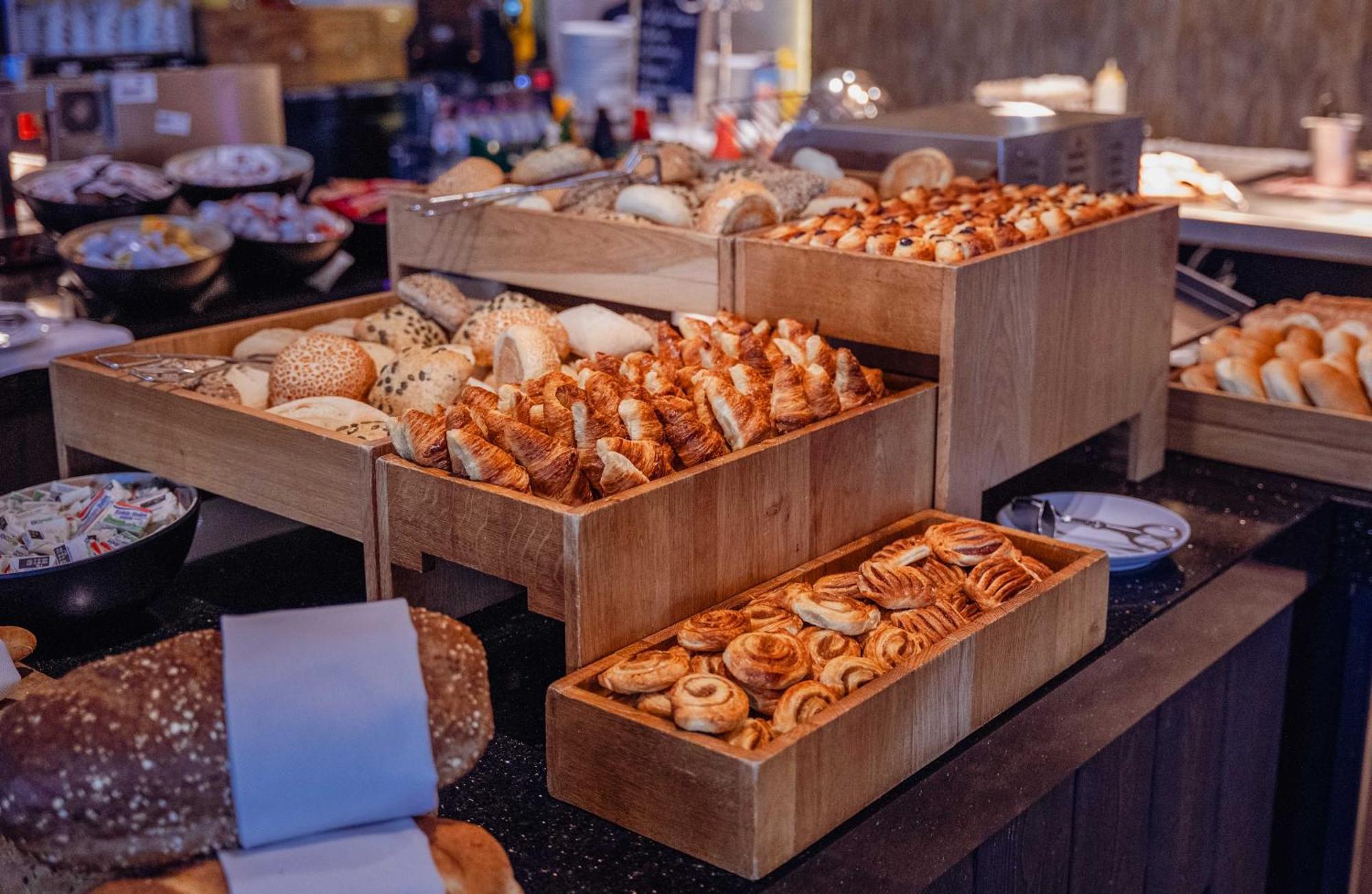 Van Der Valk Hotel Mons Congres & Spa Екстериор снимка