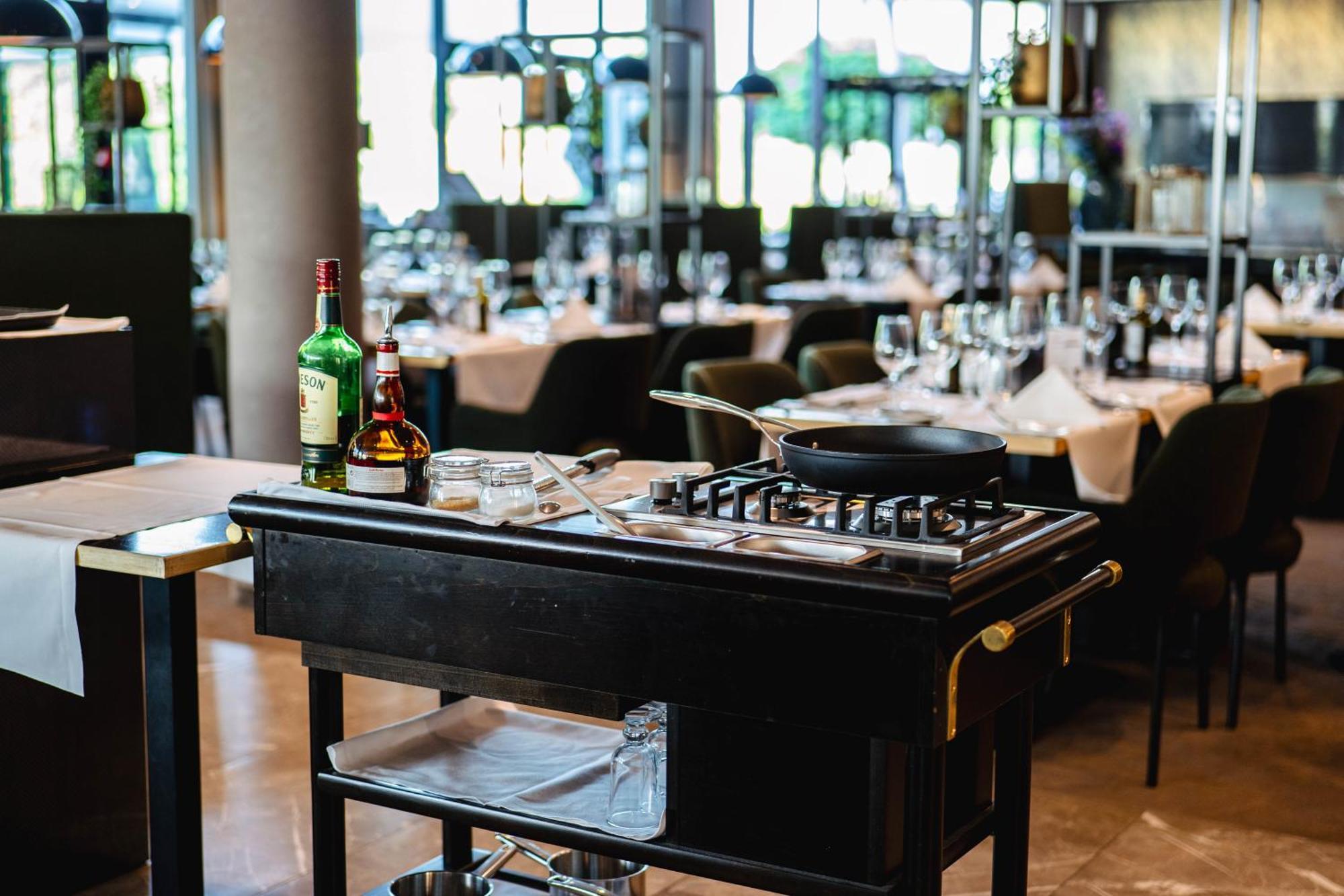 Van Der Valk Hotel Mons Congres & Spa Екстериор снимка